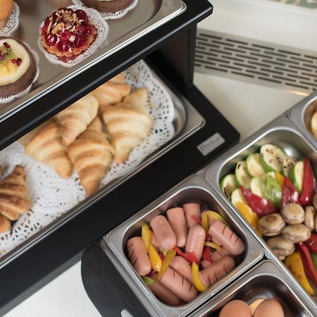 London Boutique Hotel Kisinyov Kültér fotó